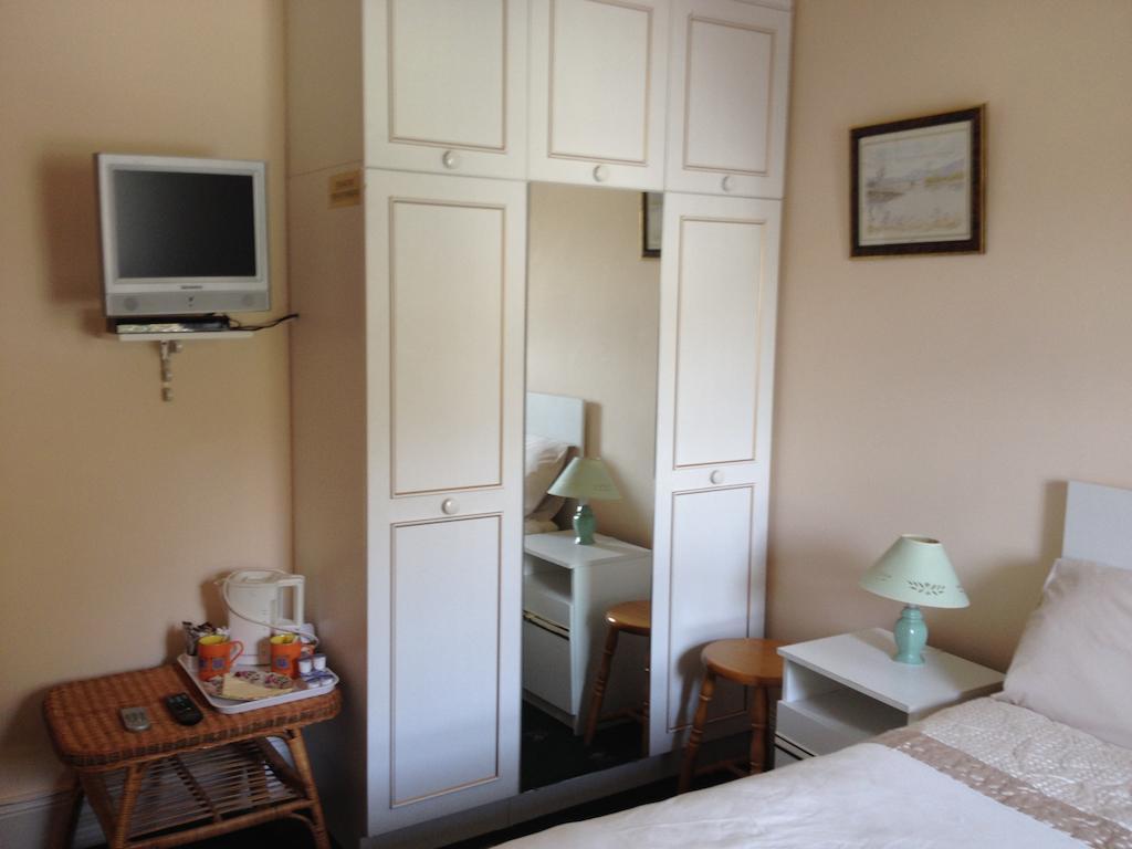 Admiralty House Bed & Breakfast Moville Ruang foto