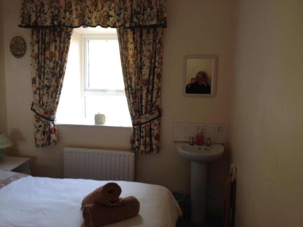 Admiralty House Bed & Breakfast Moville Ruang foto